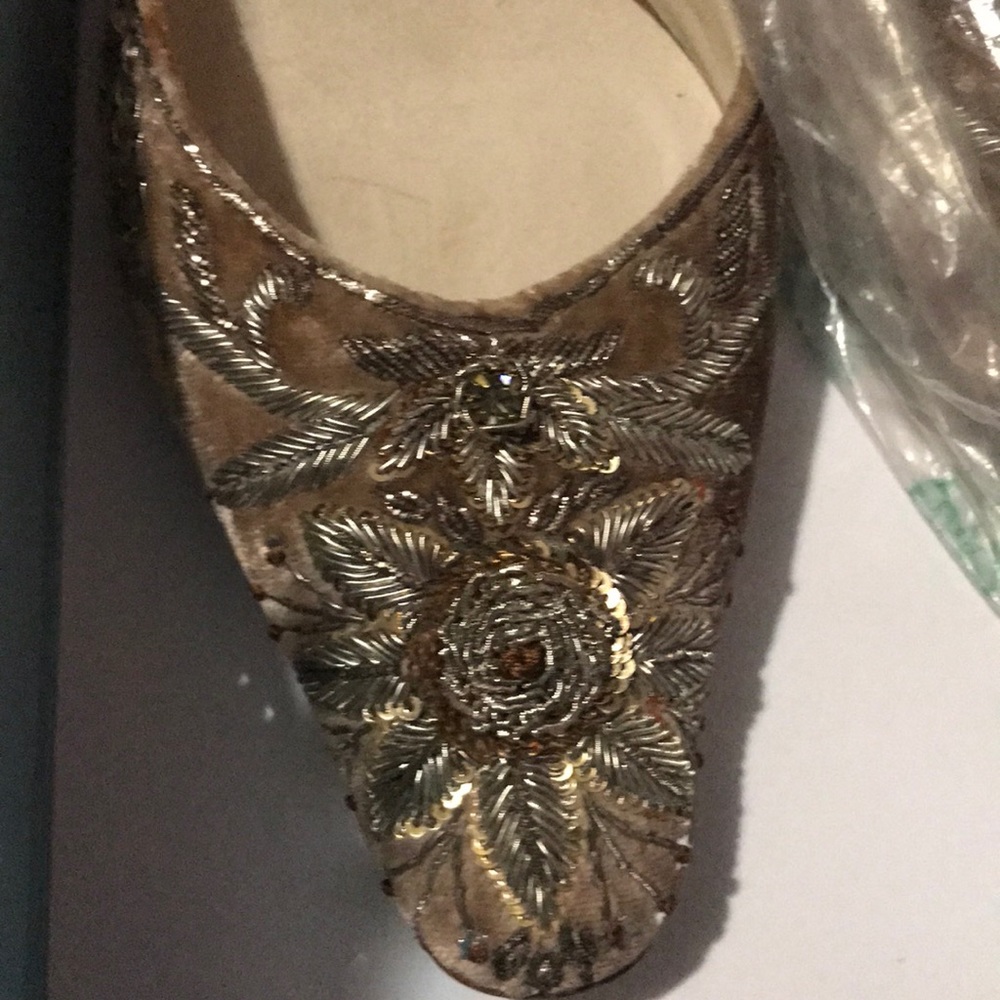 Shoes - Picture 3 of 6